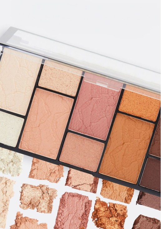 Makeup Revolution London Reloaded Dimension Eyeshadow Palette Neutral Charm